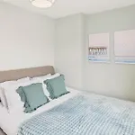 Ferienhaus Host & - The Coastal Retreat In *