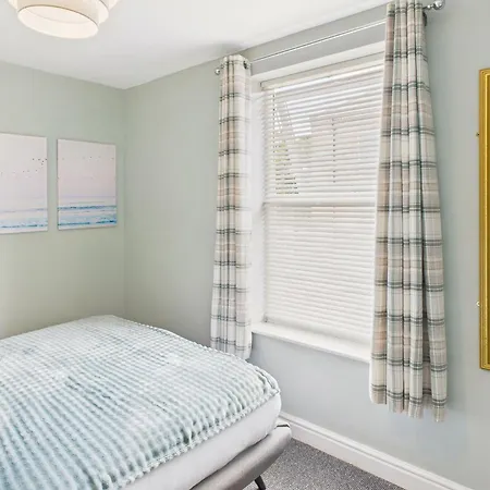 Host & - The Coastal Retreat In